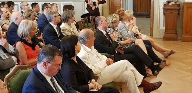 "Yıldız Sarayı Fotoğraf Koleksiyonu" sergisi Fransa'da ziyarete açıldı