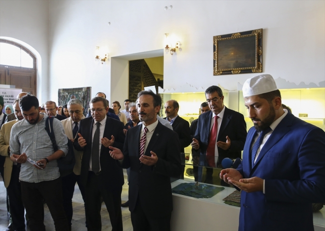 Hazreti Muhammed’in mukaddes hatıraları Etnografya Müzesi'nde sergileniyor