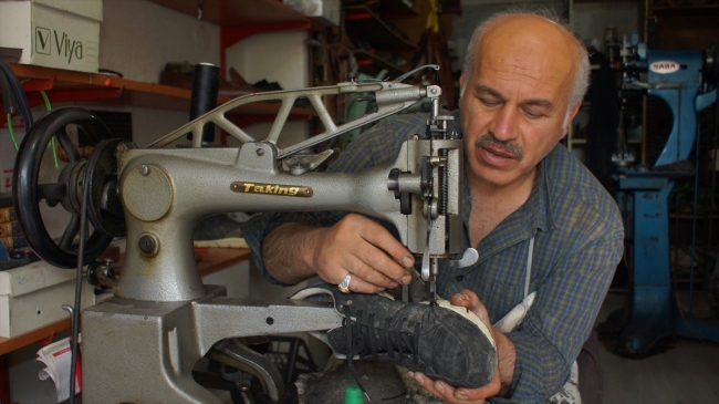 Ayakkabı ustasının 40 yıllık meslek aşkı