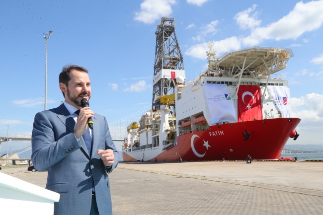 Türkiye'nin ilk sondaj gemisine 'Fatih' ismi verildi