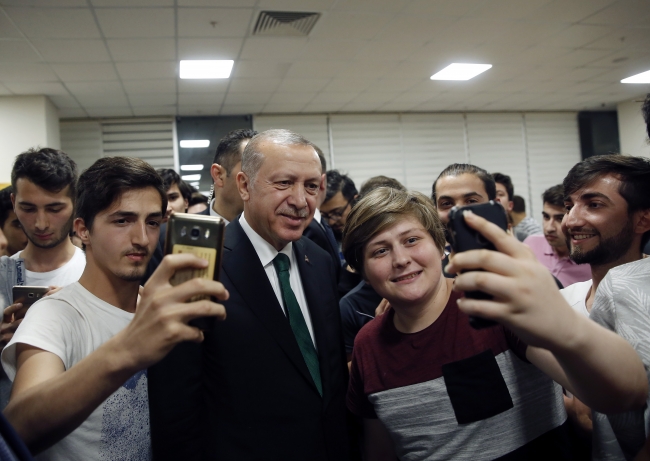 Cumhurbaşkanı Erdoğan’dan, sosyal medyadan gelen sahur davetine sürpriz cevap