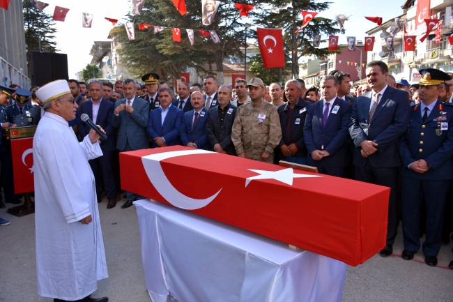 Irak'ın kuzeyinde şehit düşen askerler son yolculuklarına uğurlandı