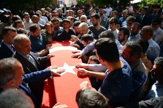 Irak'ın kuzeyinde şehit düşen askerler son yolculuklarına uğurlandı