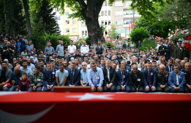 Irak'ın kuzeyinde şehit düşen askerler son yolculuklarına uğurlandı