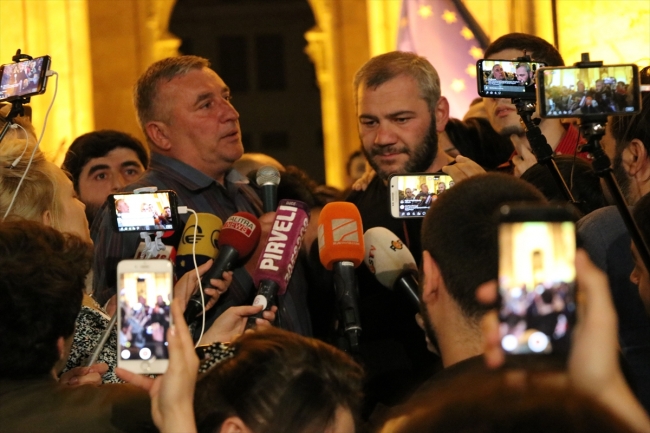 Gürcistan'daki cinayet davasındaki tahliye kararına protestolar sürüyor