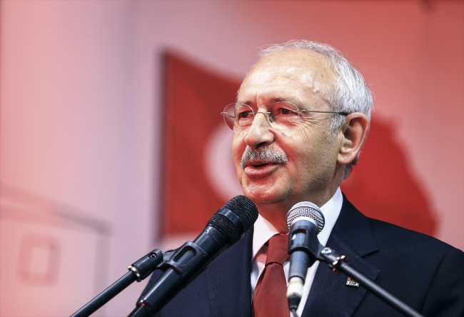 Kılıçdaroğlu Pendik'te sokak iftarına katıldı