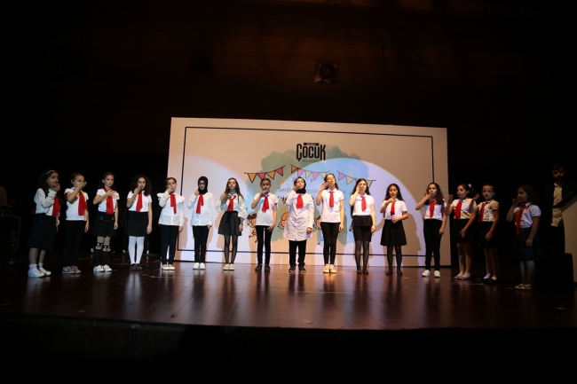 Sakarya'da çocuklar İstiklal Marşı'nı işaret diliyle okudu