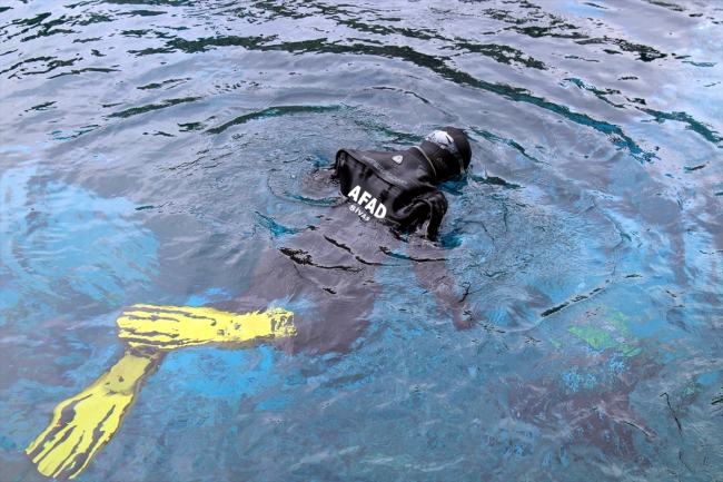 AFAD ekiplerinden 16 yıldır gönüllü dip ve yosun temizliği