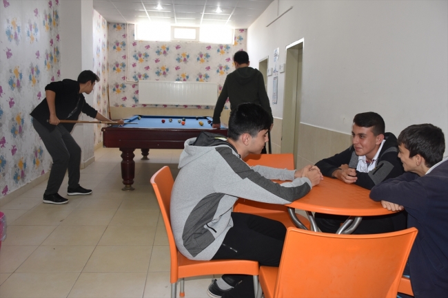 Bilecik'te devlet okulu, öğrencilerin yaşam alanı oldu