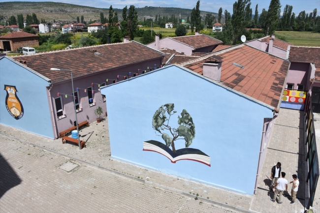Bilecik'te devlet okulu, öğrencilerin yaşam alanı oldu