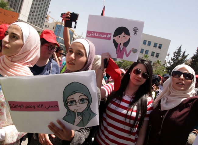 Ürdün'de göstericiler meclisin de feshini istiyor