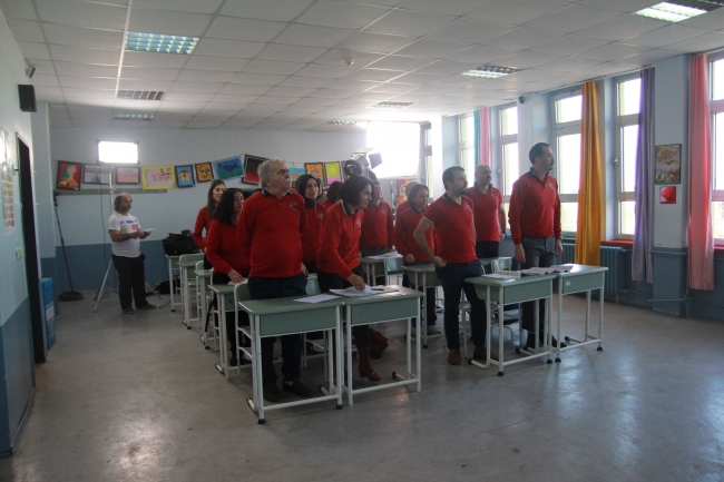 Öğretmenler yaramazlık yaptı öğrenciler ders verdi