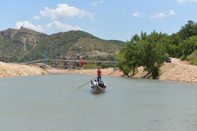 Tunceli Munzur Çayı'nda gondol sefası başladı