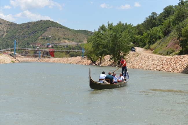 Tunceli Munzur Çayı'nda gondol sefası başladı
