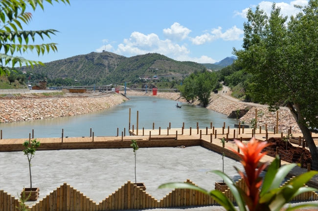 Tunceli Munzur Çayı'nda gondol sefası başladı