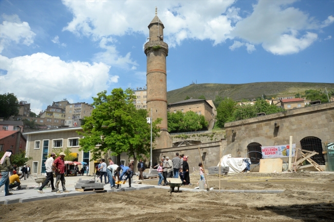 Bitlis sokak sağlamlaştırma çalışmalarıyla tarihi kimliğine kavuşuyor