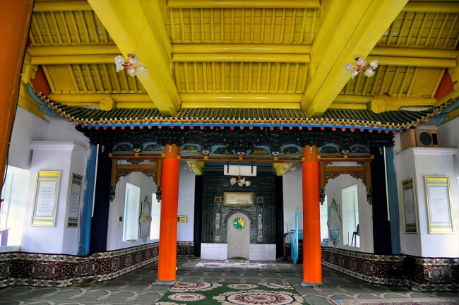 Kırgızistan'ın çivisiz camisi bir asırdır ayakta
