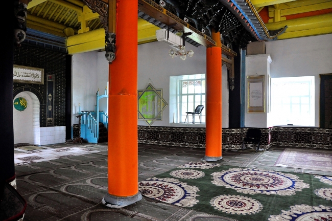 Kırgızistan'ın çivisiz camisi bir asırdır ayakta