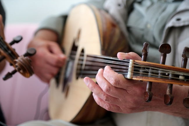 Alzheimer hastaları "Moral Evi"nde hayata tutunmaya çalışıyor
