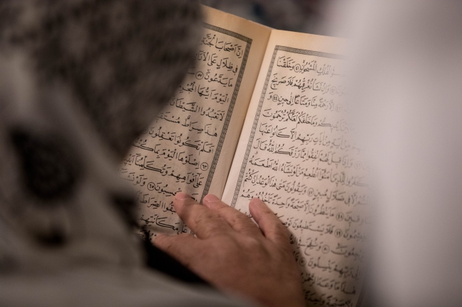 Yurt dışındaki Müslümanlar Kadir Gecesi'nde camileri doldurdu