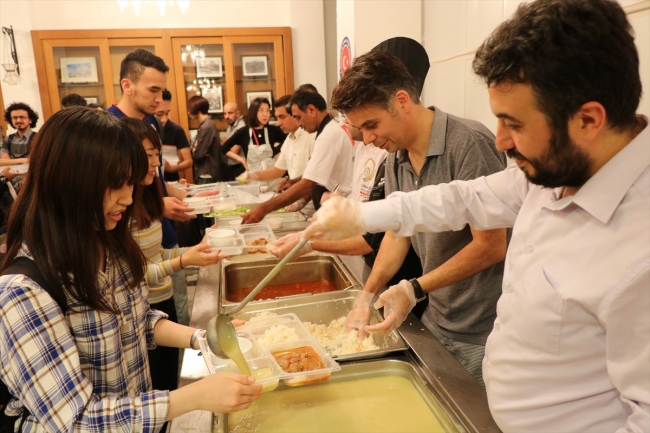 TİKA Japonya’da ilk kez iftar sofrası kurdu