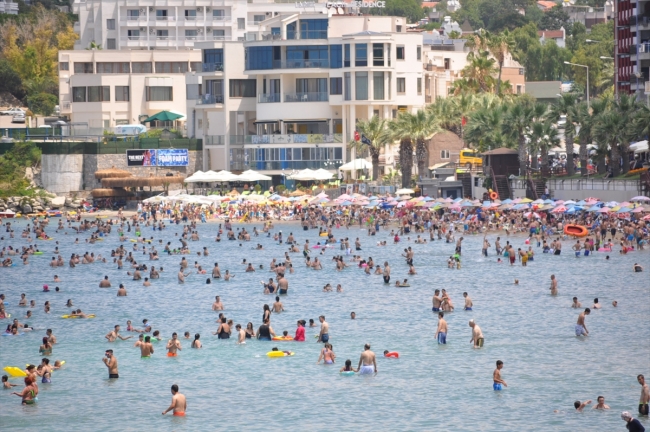 Ege sahillerinde bayram yoğunluğu
