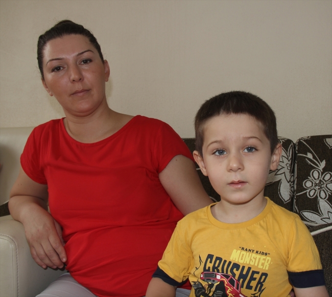 Genetik kas hastası kardeşler hayata tutunmaya çalışıyor