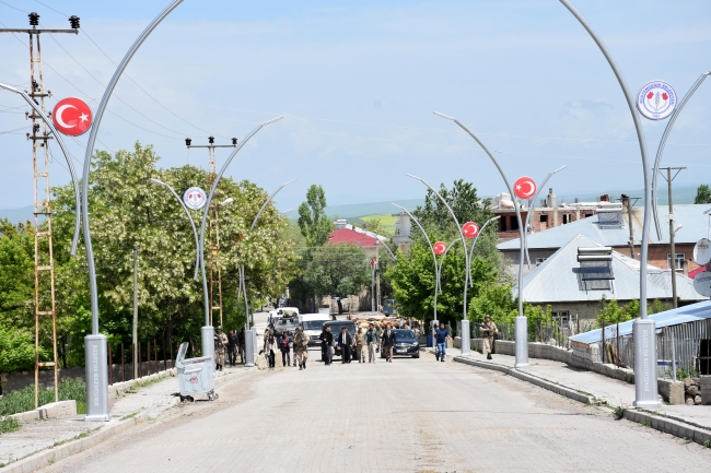 Muş'ta görevlendirme yapılan iki belde daha hizmete kavuştu