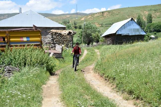 Teröristlerden temizlenen köylerinde huzurlu yaşıyorlar