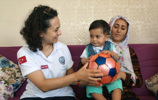 Minik Muhammed hava ambulansı sayesinde hayata tutundu