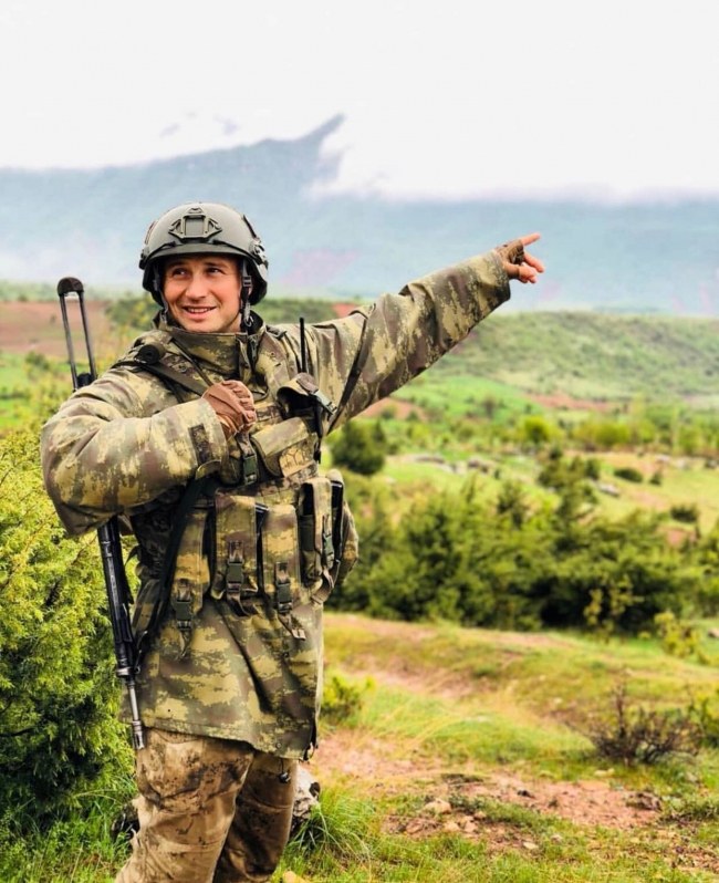 Şehit Uzman Çavuş Bahattin Baştan'ın sosyal medya paylaşımı duygulandırdı