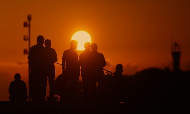 Akçakoca'da gün batımının eşsiz güzelliği