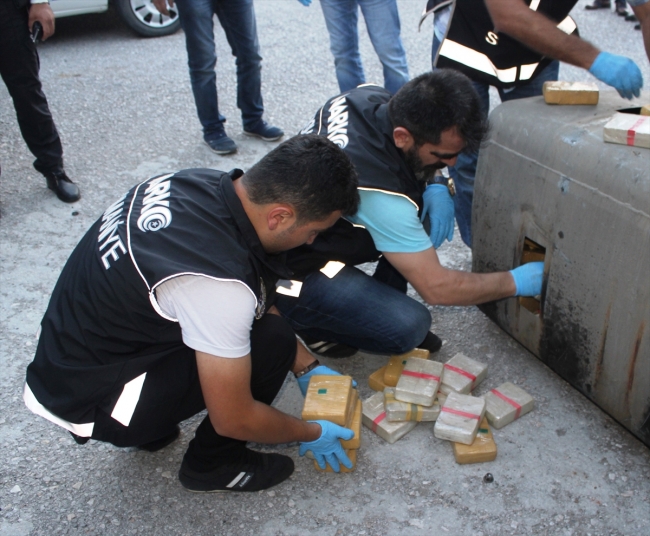 Yakıt deposunda 125 kilogram eroin ele geçirildi