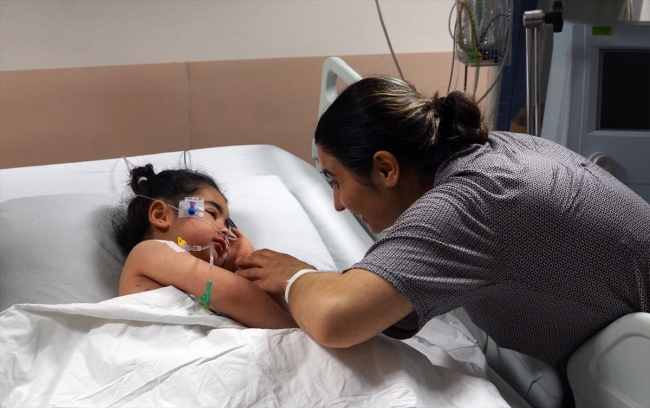 Suriyeli anne kızı Tuana'ya hayat verdi