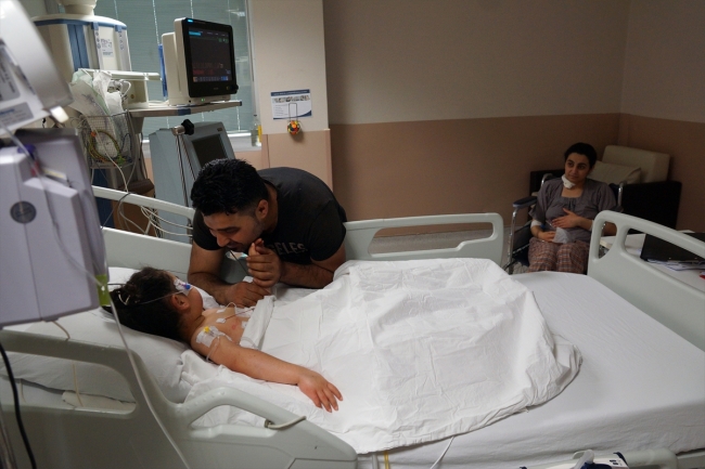 Suriyeli anne kızı Tuana'ya hayat verdi