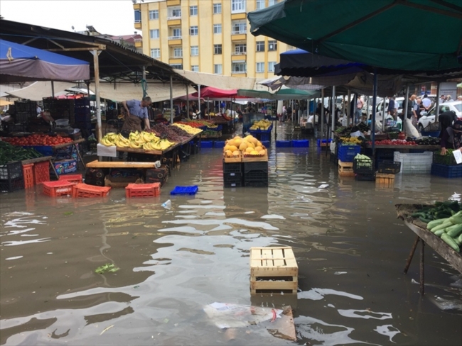 Samsun'da sağanak etkili oldu