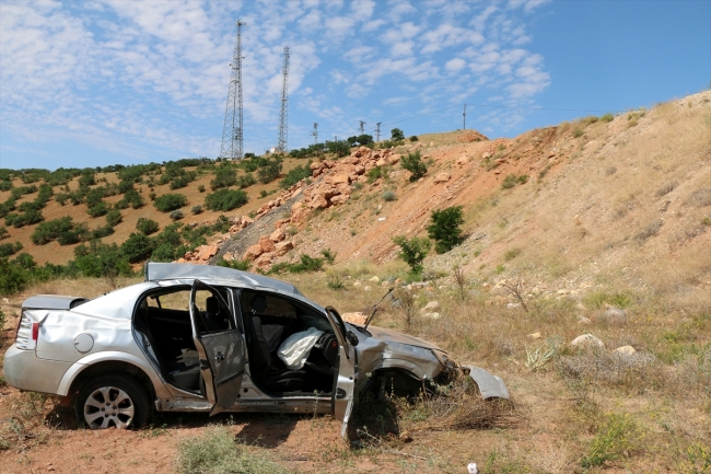 Malatya'da otomobil uçuruma yuvarlandı: 2 ölü, 1 yaralı