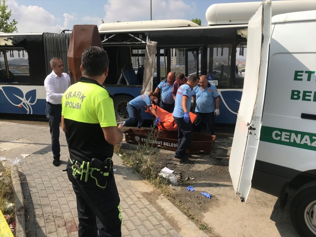 Ankara’da iki EGO otobüsü çarpıştı: 1 ölü, 14 yaralı