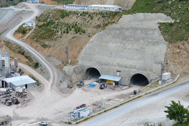 Giresun Eğribel Tüneli'nde çıkışa 140 metre kaldı
