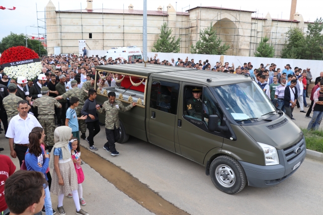 Şehit Resul Bayraci son yolculuğuna uğurlandı
