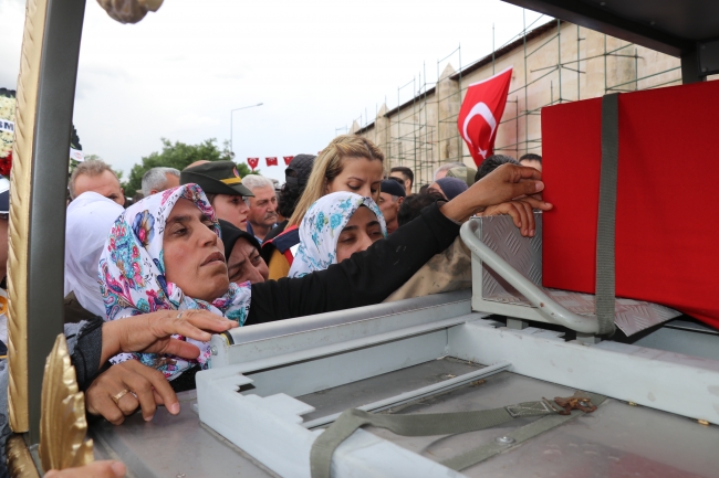 Şehit Resul Bayraci son yolculuğuna uğurlandı