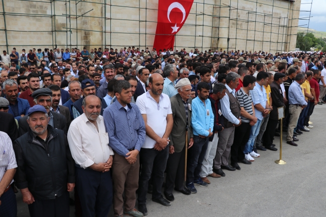 Şehit Resul Bayraci son yolculuğuna uğurlandı