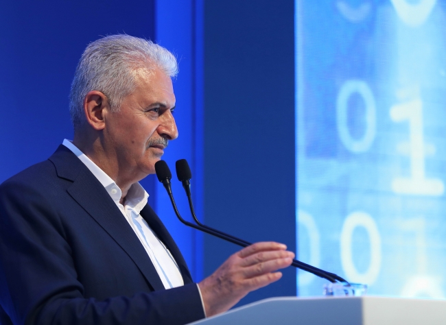Başbakan Yıldırım: İzmir'i bilişim üssü yapmaya karar verdik