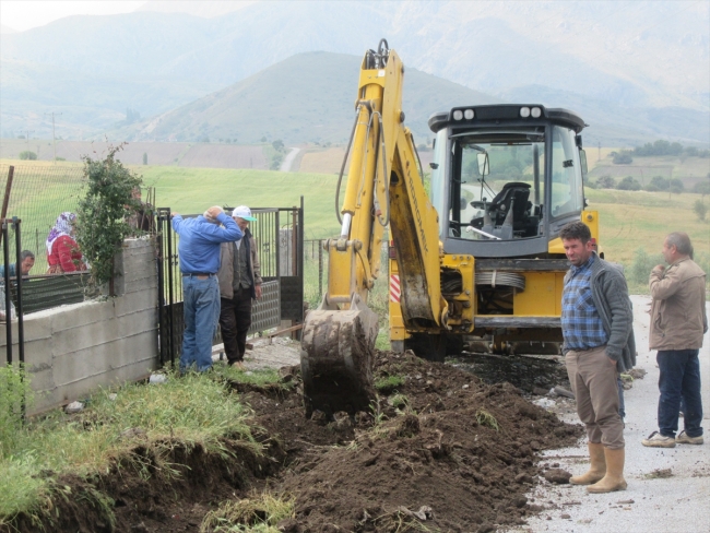 Yağmur ve dolu tarım arazilerini vurdu