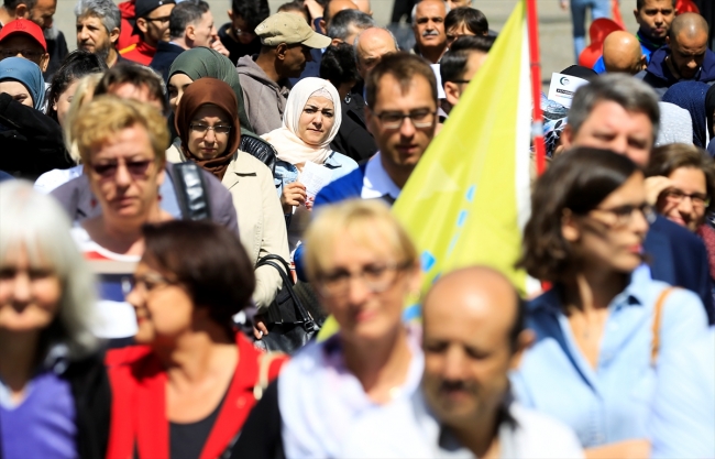 Almanya'da ırkçılık karşıtı protesto