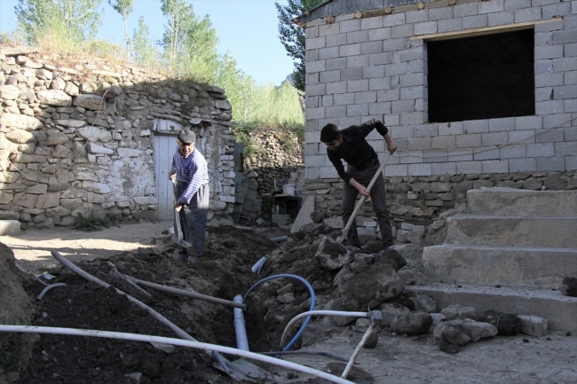 Terörden arındırılan köylerine geri döndüler