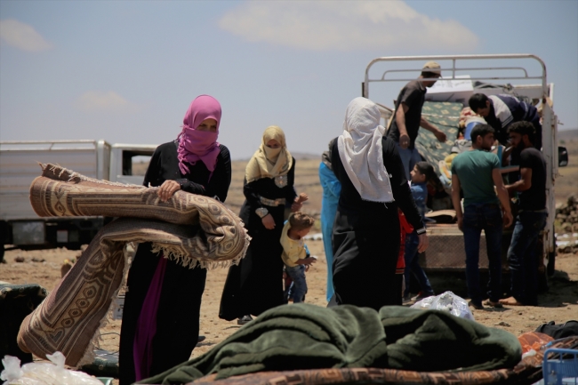 Esed rejiminin Dera'ya saldırıları sınır hatlarına göç başlattı