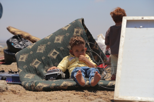 Esed rejiminin Dera'ya saldırıları sınır hatlarına göç başlattı