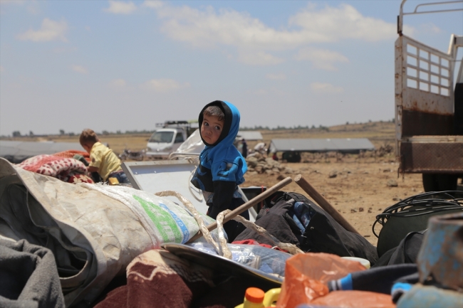 Esed rejiminin Dera'ya saldırıları sınır hatlarına göç başlattı