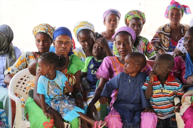 Senegal'de 700 kişinin Müslüman olduğu köy camisine kavuştu